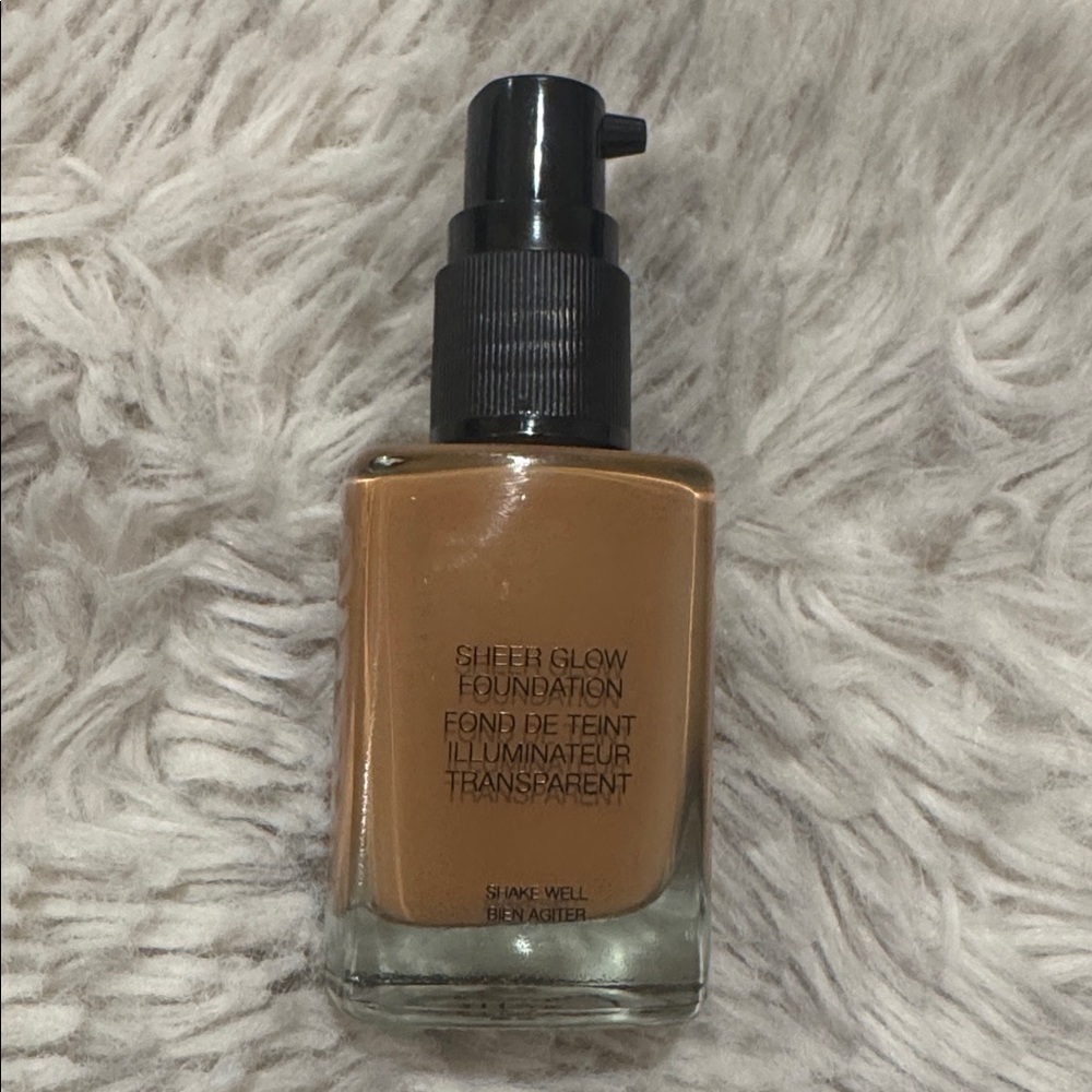 New NARS Sheer Glow Foundation, Macao MD4, Full Size with pump - Picture 6 of 9